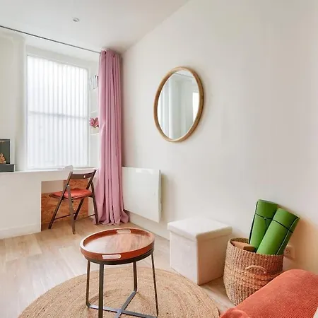 Zen Apartment